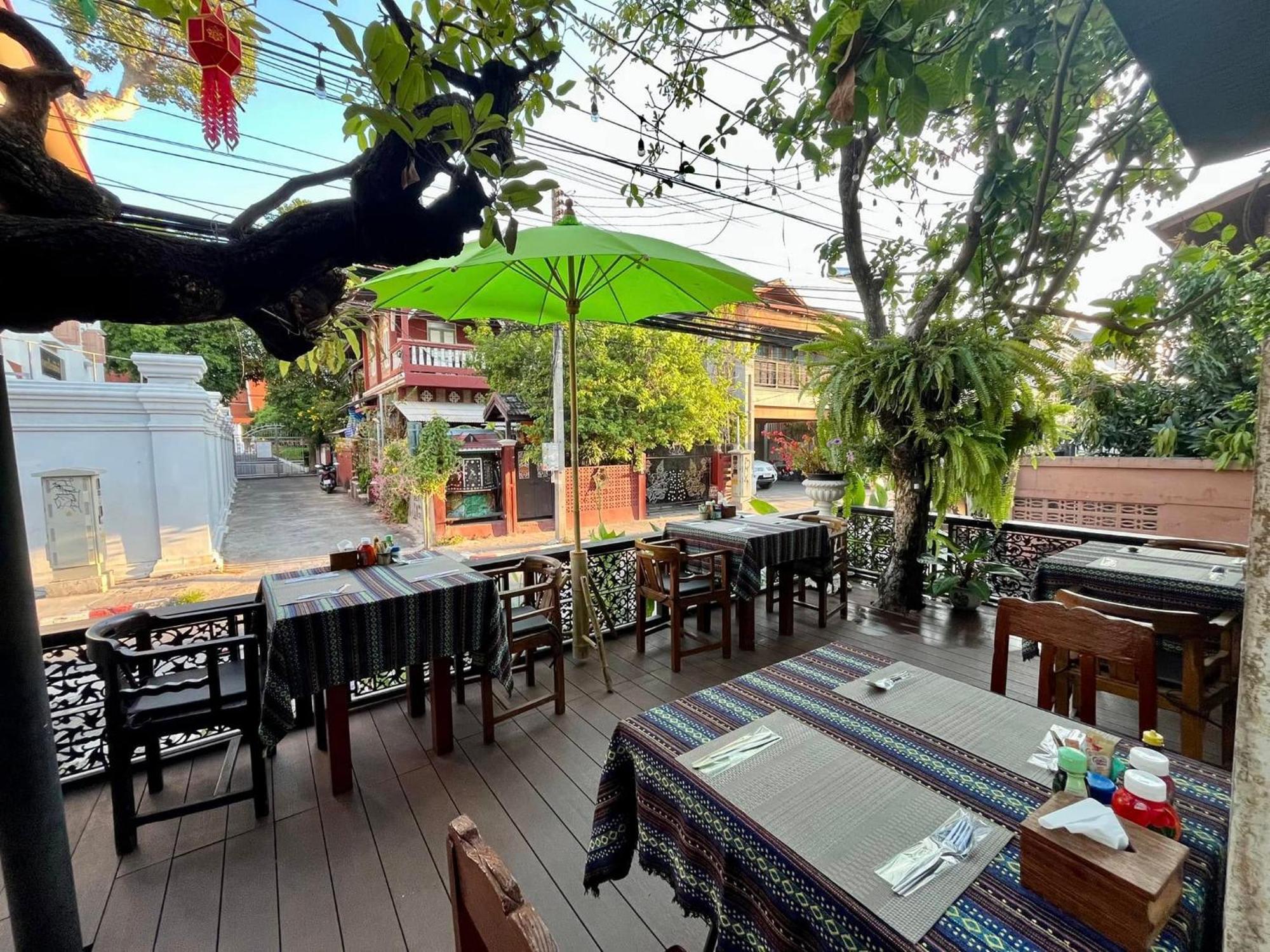 Baan Huenphen Boutique Hotel Chiang Mai Zewnętrze zdjęcie