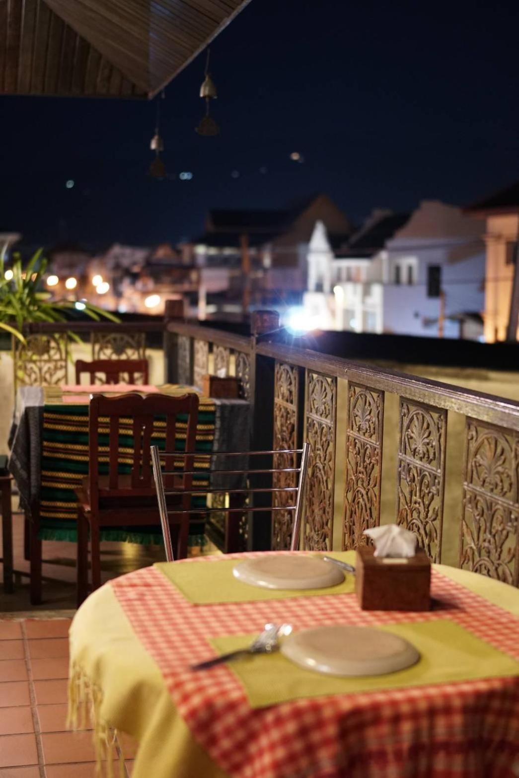 Baan Huenphen Boutique Hotel Chiang Mai Zewnętrze zdjęcie