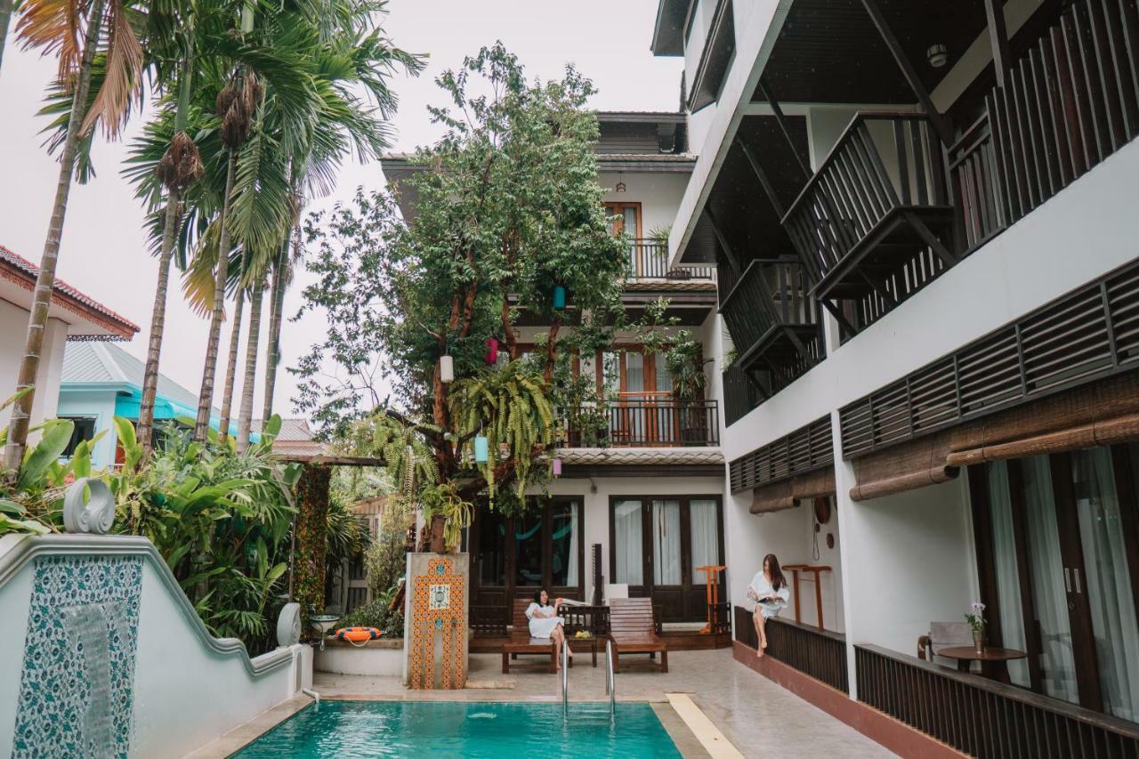 Hotel Baan Huenphen Chiang Mai Zewnętrze zdjęcie